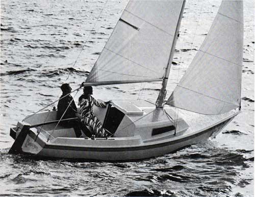 GGA Image ID # 239529e2d5 The New CAL 21 by Jensen Marine - Sailing in Open Waters.