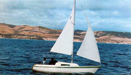 GGA Image ID # 238bfbe00e CAL 21 Sailboat shown near the shoreline on a cruise