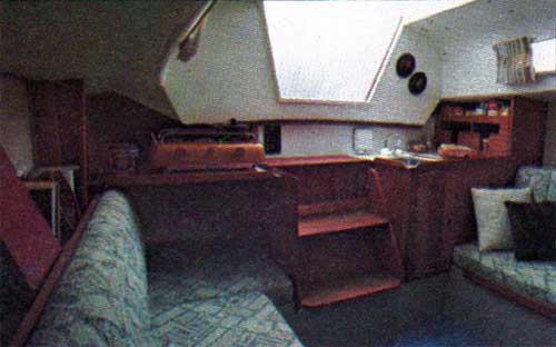 GGA Image ID # 23964133c2 The CAL 25 Yacht below deck.