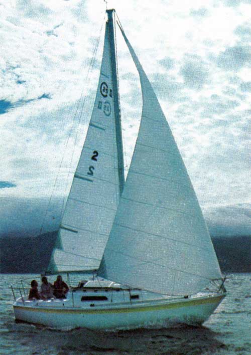 GGA Image ID # 2396958788 A tall, modern sailplan gives the CAL 25 good light-air speed.