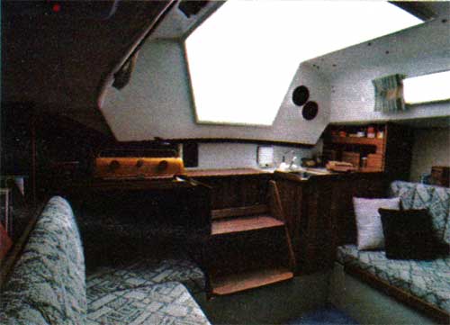 A view of the main cabin of the CAL 25 Yacht.
