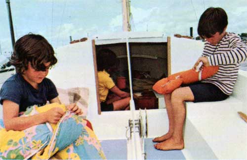 GGA Image ID # 23f441e160 Children Enjoying the Cruise on the O'Day Mariner 2-2.