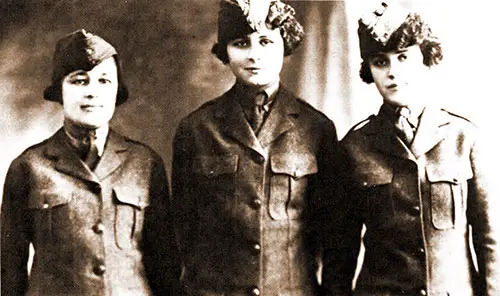 GGA Image ID # 1975ea5be4 Looking Trim in Their New Uniforms (l to r) Pfcs Mary Kelly, May O'keefe, and Ruth Spike Pose at Headquarters Marine Corps.