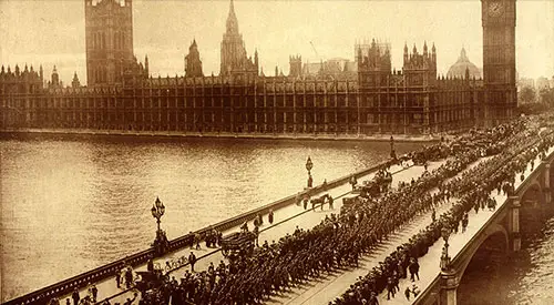 GGA Image ID # 195a7f19ba American Soldiers Crossing Westminster Bridge. British Parliament Buildings in the Background.