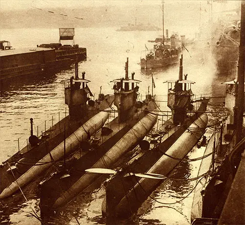 GGA Image ID # 195d22b592 American Submarines of the K-Class Fitted out with Machinery and Equipment of the Latest Type