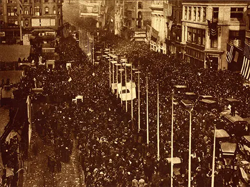 GGA Image ID # 195ecf76dc On November 11, 1918, the Streets of the Metropolis Were Packed with Cheering Throngs.