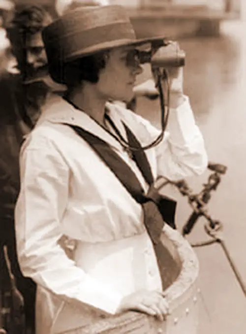 GGA Image ID # 1982439333 Female Yeoman on Submarine K5, SS-36, Gazing Through Her Binoculars circa 1918.