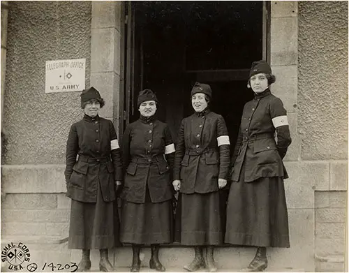 GGA Image ID # 199a3fc089 Telephone Operators at General Headquarters, Chamount, France, 16 April 1918.