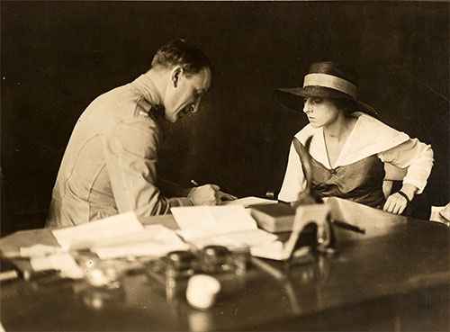 GGA Image ID # 1976b3e268 A Recruiting Officer is Swearing In One of the Female Recruits, August 1918.