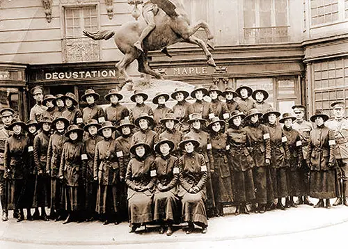 GGA Image ID # 1997fa5906 First Unit of Signal Corps Telephone Operators Arrive In France, March 1918.
