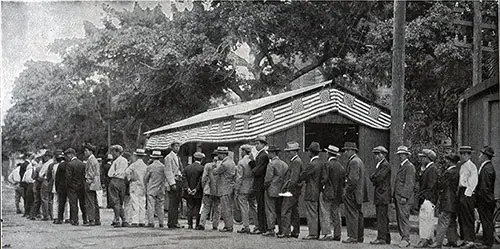 GGA Image ID # 1821d8185e The Draft Registration Lineup In Honolulu Hawaii, 1917.