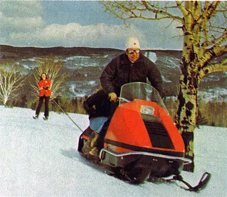 Alouette Skowmobile Towing Skier