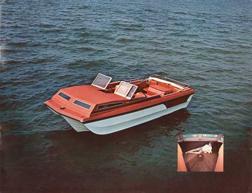 The DUO Capitan 20 with Tri Vee Hull - Seacrest White with Terra Cotta color scheme