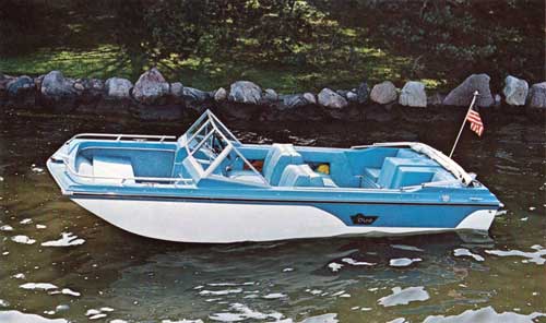 DUO Vagabond 15 for 1973 shown with optional decor group and back-to-back seats