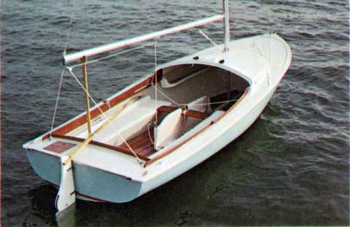 O'Day Day Sailer at the dock