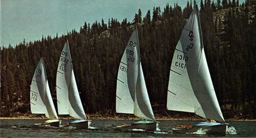 O'Day Day Sailers out sailing