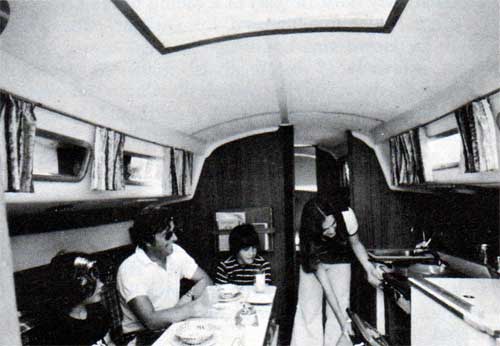 Main Cabin of O'Day 27