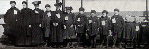Another Dutch Family Of Thirteen - Immigrants At Ellis Island