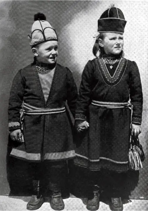 Immigrant Norwegian Peasant Children In National Costume