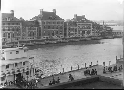 Arrival at Ellis Island (1910)