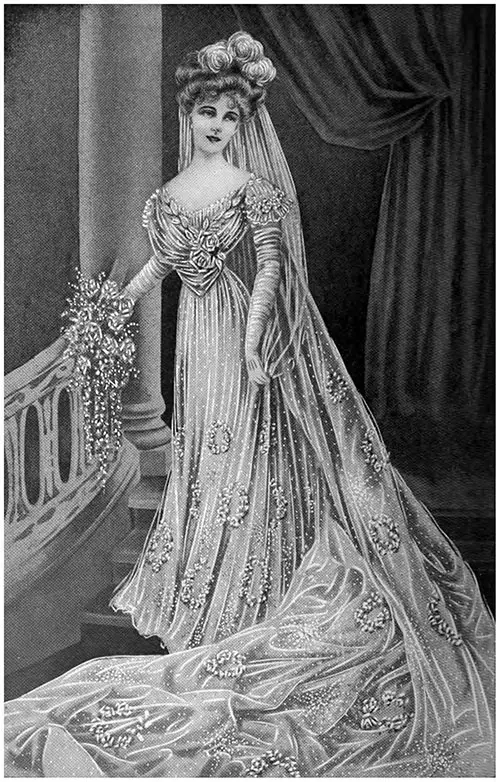 Figure 5: Débuntanté's Court Gown