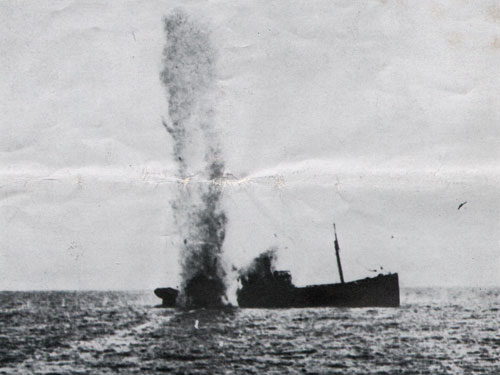 Torpedoing of a steamer by an Austro-Hungarian submarine during World War
