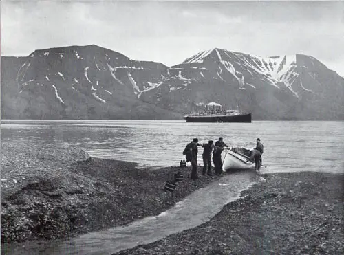 Photo 079: The SS Auguste Victoria anchored in the harbor at Advent Bay, Spitsbergen