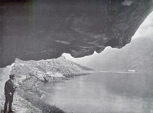 Photo 112: View from a rocky outcrop at Gudvangen