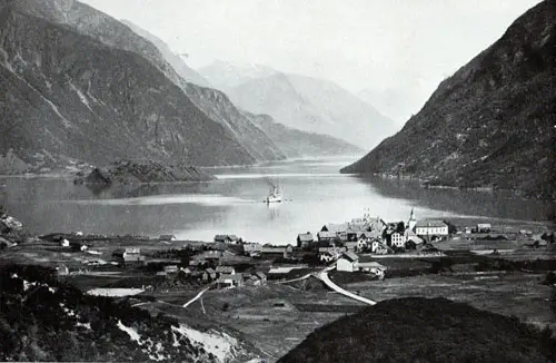 Photo 025: View of the harbor of Odda, Norway