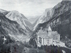 Photo 122: View of the Hotel Stalheim at Närötal