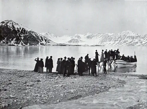 Photo 071: Passengers boarding tender at Bellsund Fjord, Spitsbergen