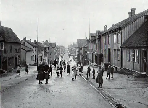 Photo 060: View of a busy street in Tromsø, Norway 