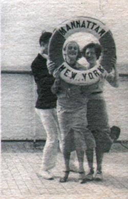 Passengers Have Their Photo Taken On The Manhattan