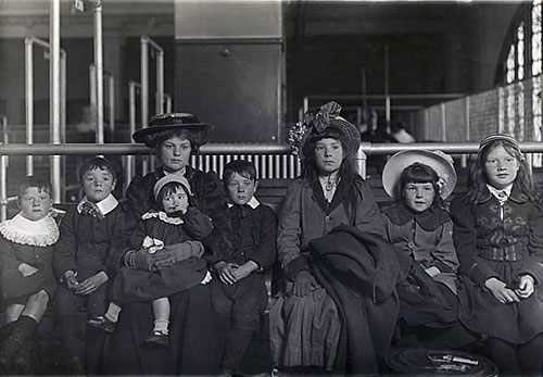 English Immigrants at Ellis Island ca 1905