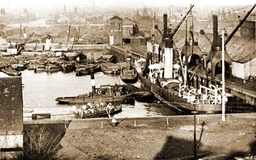 Entrance to Tilbury Docks, London in 1908