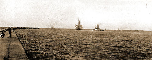 Entrance to the Port of Natal in 1907