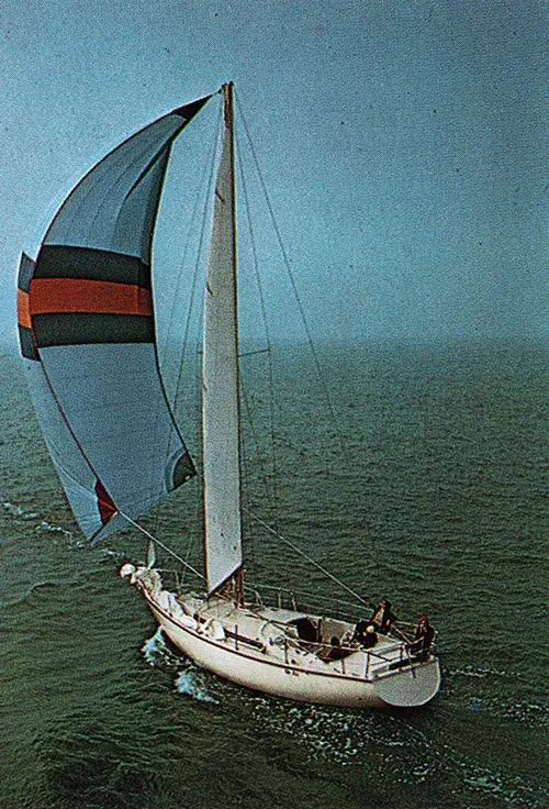 The Gin-Fizz is built by Jeanneau, the largest boat manufacturer in France.