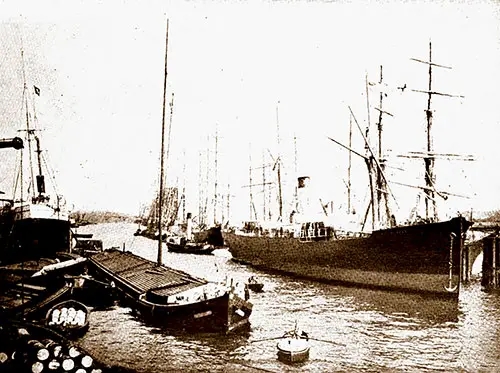 View of Hamburg Harbour ca. Early 1900s.