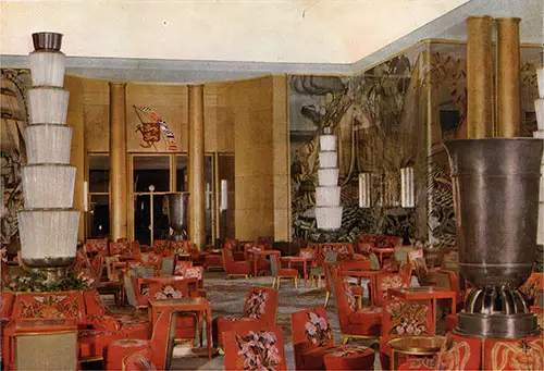 Vers la Galerie Salon et le Hall Supérieur.