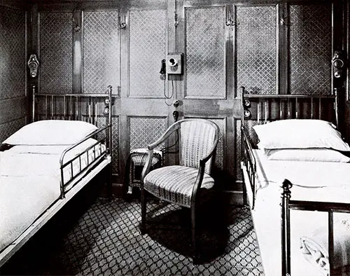 Deluxe Cabin Class Stateroom with Adjoining Bath