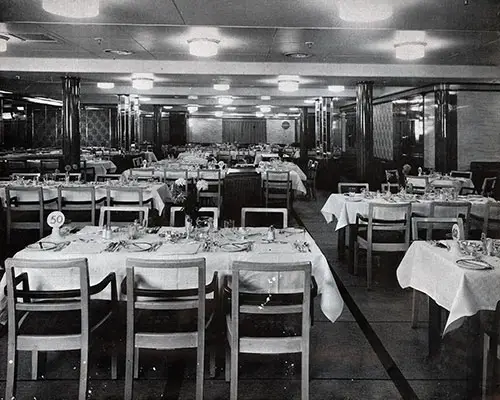 Tourist Class Restaurant on the RMS Queen Elizabeth.