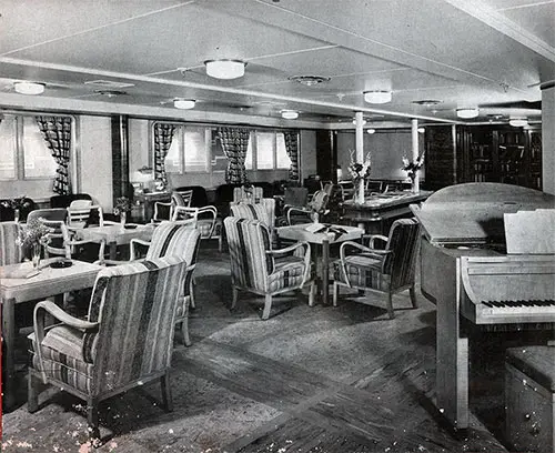 Tourist Class Lounge on the RMS Mauritania.