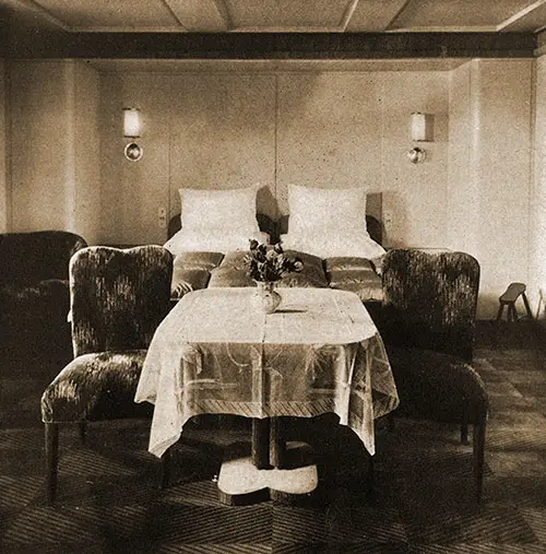 Deluxe Suite in First Class of the SS Bremen.