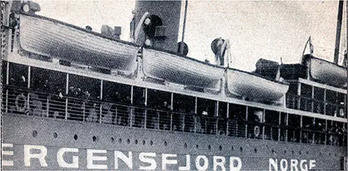 Sikt över SS Bergensfjords båtdäck