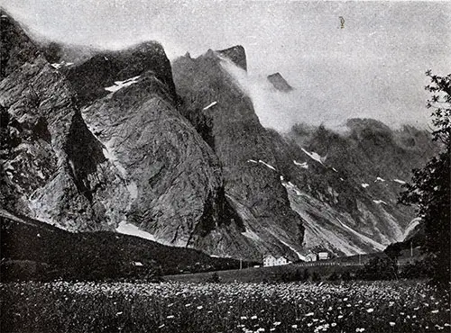 Trolltinderne (The Troll Peaks). Photo by Mittet.