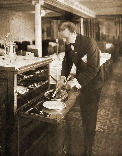 Electric Buffets That Keeps Food Warm Is 0ne Novel Feature in the Dining Room Service