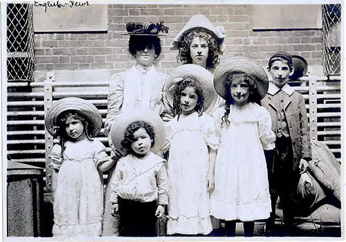 Jewish Immigrant Family from England at Ellis Island.