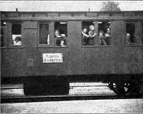 Russian Immigrants en Route to Hamburg.