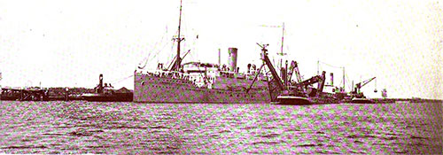 Bunkering the Mail Steamer "Koningen der Nederlanden at Rotterdam.