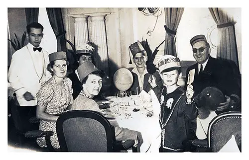 Passengers Dining on the SS President Harding Circa 1938.